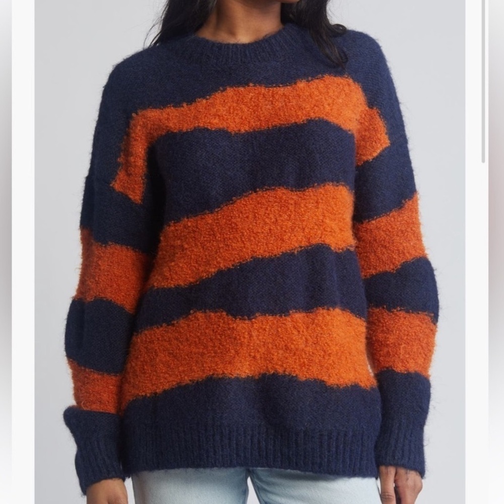TOPSHOP gorgeous soft cozy striped Bouclé crew neck sweater